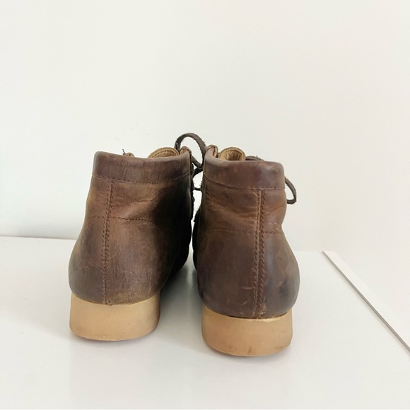 Clarks Originals Boy’s Leather Wallabees Classic Leather Chukka Boots 2.5 Read - Picture 2 of 9